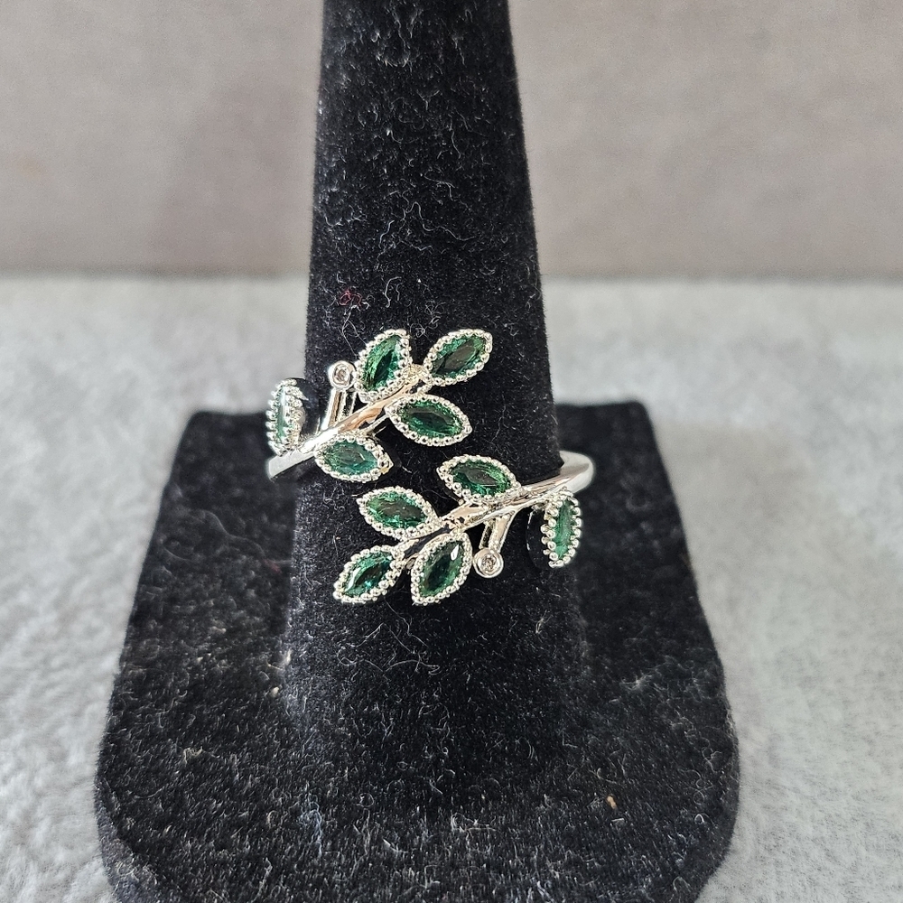 Open Leaf Ring - Picture 6 of 7